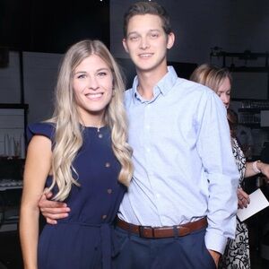 Meet your Posher, Cynthia